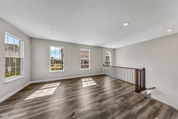 6988 Sunstone PL, Carmel, IN 46033