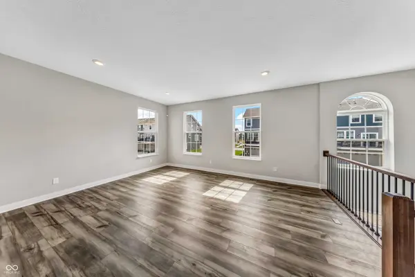 6988 Sunstone PL, Carmel, IN 46033