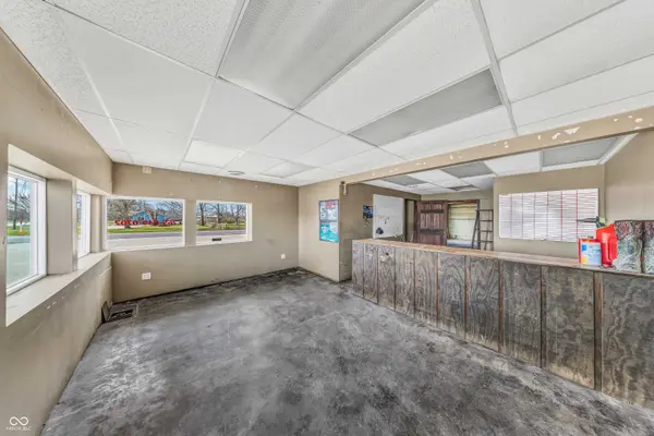 5982 W State Road 32, Anderson, IN 46011