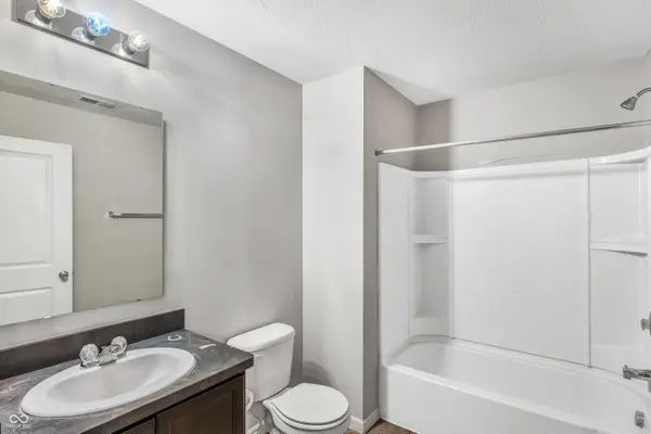 12030 Zircon LN #1000, Fishers, IN 46038