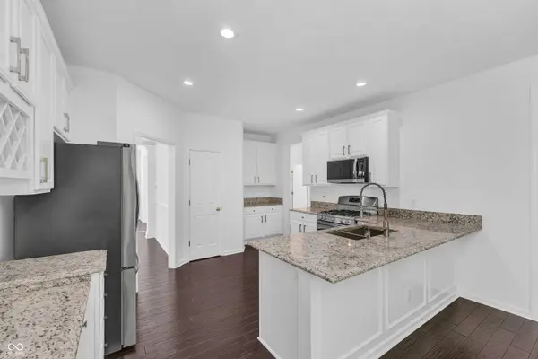 8274 Sweetclover, Indianapolis, IN 46256
