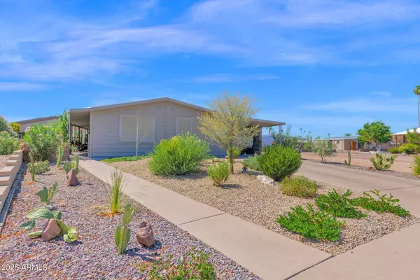 2250 N FLOYD Drive, Mesa, AZ 85215