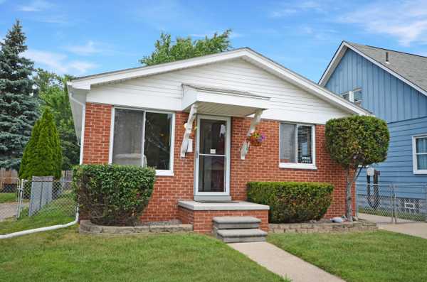 310 W Sonoma Ave, Hazel Park, MI 48030-1342