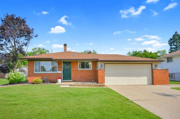 8573 San Marco Blvd, Sterling Heights, MI 48313-4858