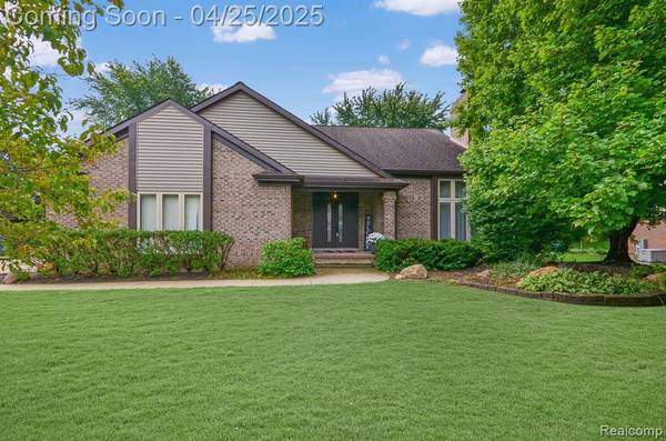 1126 River Valley Drive, Orion Twp, MI 48362