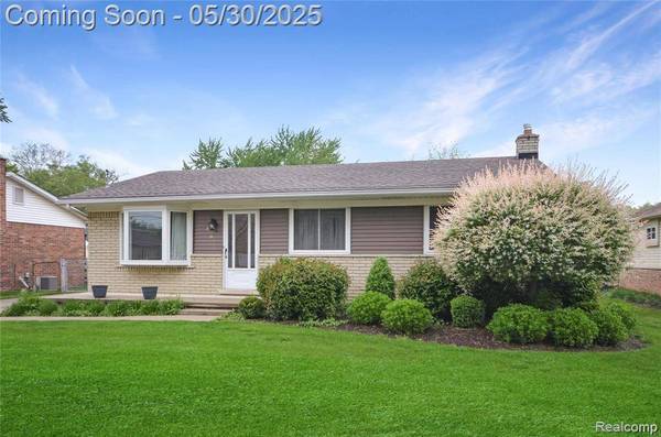 2103 Oakcrest Road, Sterling Heights, MI 48310