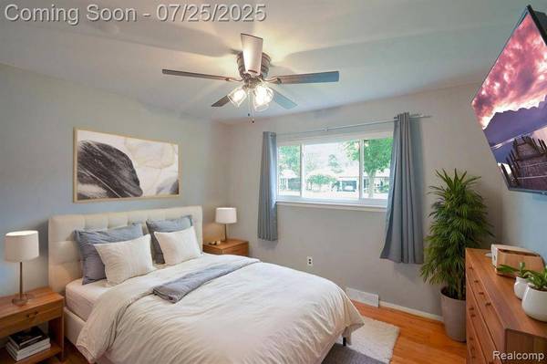 33431 Groth Drive, Sterling Heights, MI 48312