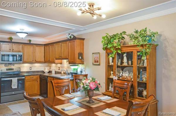 45507 Hidden View Court, Utica, MI 48315