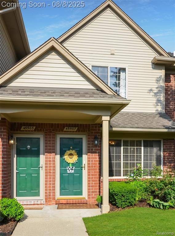 45507 Hidden View Court, Utica, MI 48315