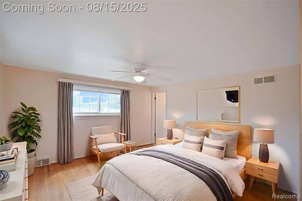 2688 Avis Drive, Sterling Heights, MI 48310