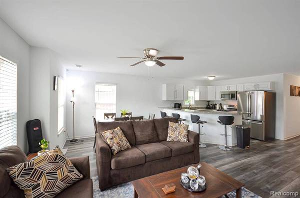 8425 Williamstown Drive, Shelby Twp, MI 48316