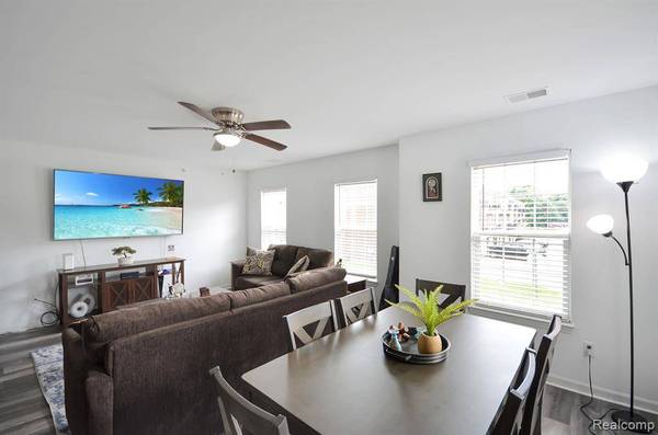 8425 Williamstown Drive, Shelby Twp, MI 48316