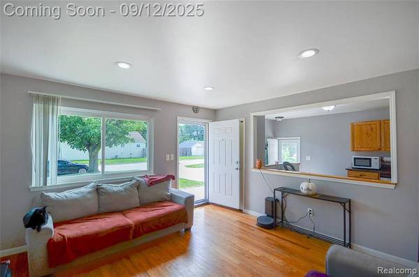 27263 Arsenal Avenue, Warren, MI 48093