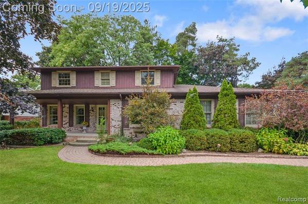 53645 Lambeth Court, Utica, MI 48316