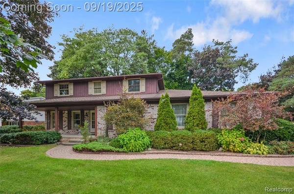 53645 Lambeth Court, Utica, MI 48316