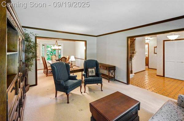 53645 Lambeth Court, Utica, MI 48316