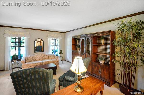 53645 Lambeth Court, Utica, MI 48316