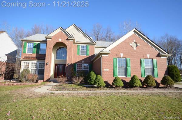 34376 Giannetti DR, Sterling Heights, MI 48312