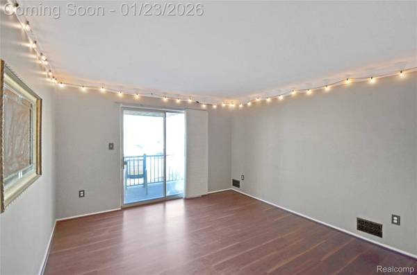 11750 15 Mile RD, Sterling Heights, MI 48312