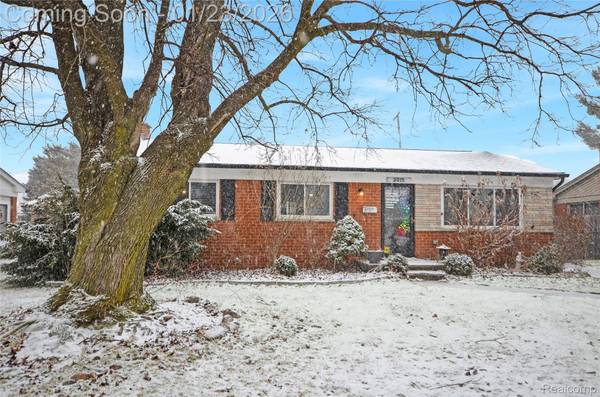 9015 Headley DR, Sterling Heights, MI 48314