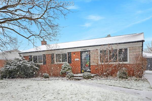 9015 Headley DR, Sterling Heights, MI 48314