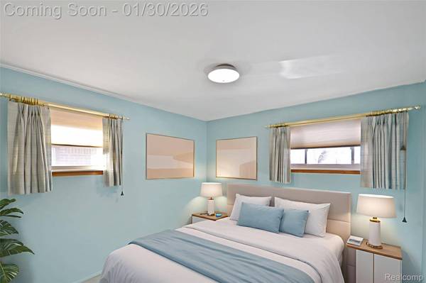 21611 Sussex ST, Oak Park, MI 48237