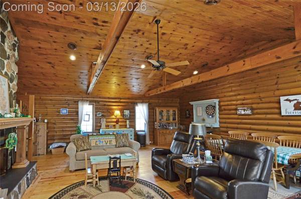 37272 Moravian DR, Clinton Township, MI 48036