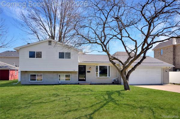 45064 Hecker DR, Utica, MI 48317