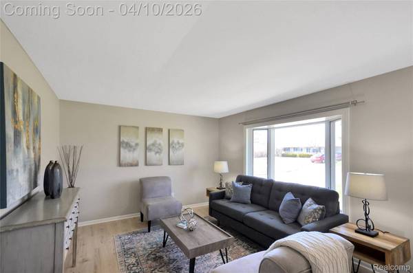 45064 Hecker DR, Utica, MI 48317