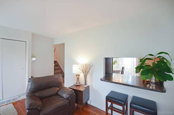 43475 Deborah DR, Sterling Heights, MI 48313