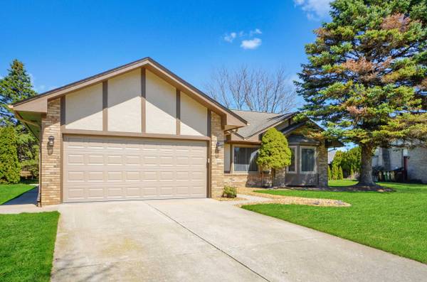 52598 Bordeaux Way, Shelby Twp, MI 48315-2508