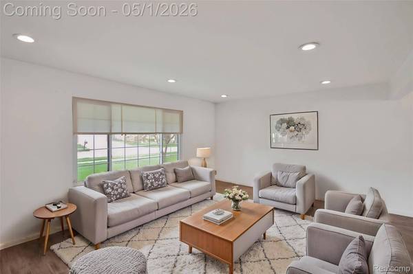 1100 Shallowdale DR, Troycity_oakland, MI 48085