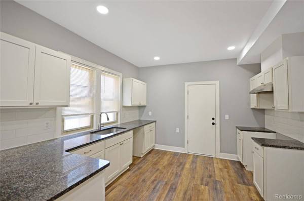 2253 Gladstone ST, Detroit, MI 48206