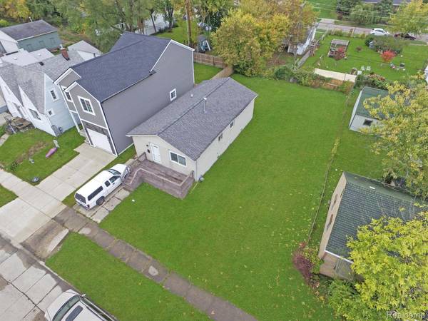000 W Muir, Hazel Park, MI 48030