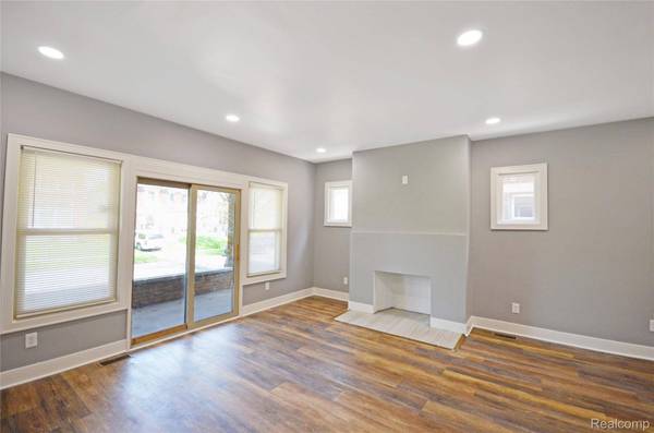 2253 Gladstone ST, Detroit, MI 48206