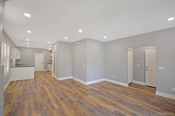 2253 Gladstone ST, Detroit, MI 48206