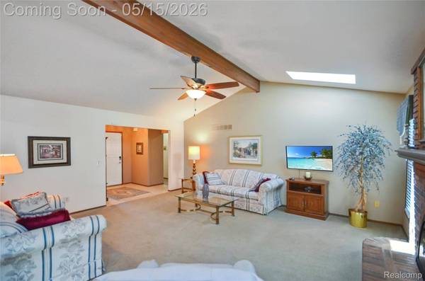 35535 Collingwood DR, Sterling Heights, MI 48312