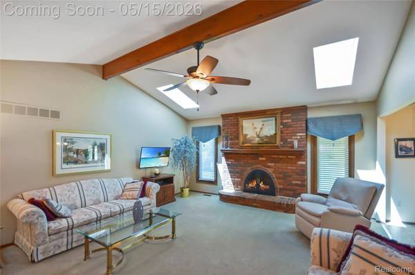 35535 Collingwood DR, Sterling Heights, MI 48312