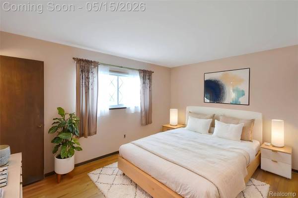 13017 Winona DR, Sterling Heights, MI 48312