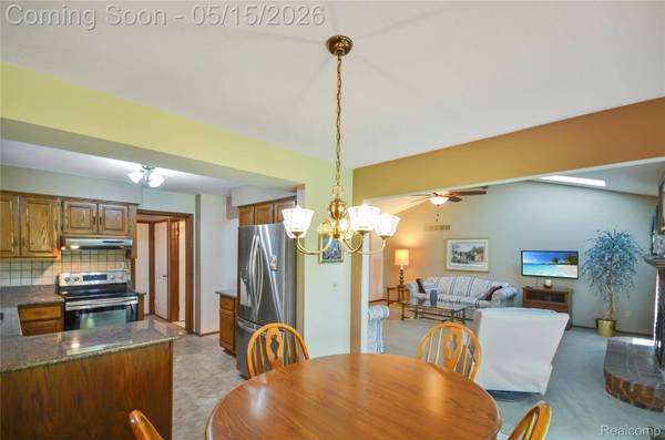 35535 Collingwood DR, Sterling Heights, MI 48312