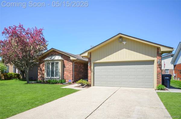 35535 Collingwood DR, Sterling Heights, MI 48312