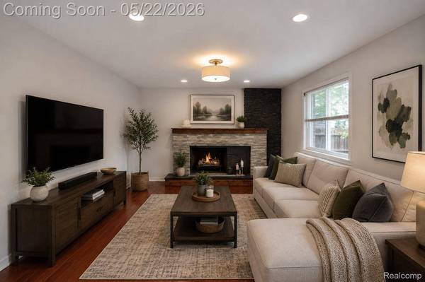 4048 Augustine DR, Sterling Heights, MI 48310