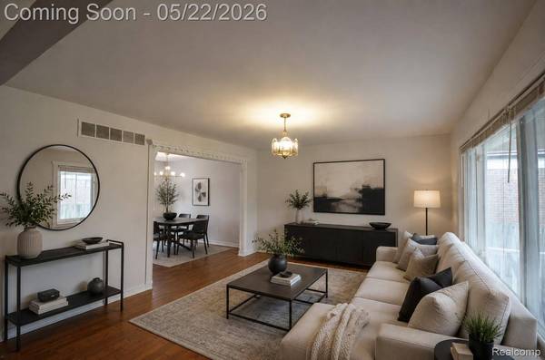4048 Augustine DR, Sterling Heights, MI 48310