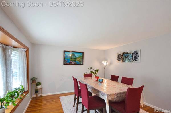 37653 Longacre DR, Sterling Heights, MI 48312
