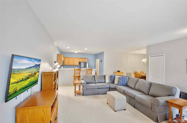 14246 Moravian Manor CIR, Sterling Heights, MI 48312