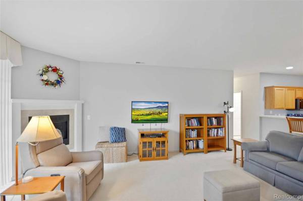 14246 Moravian Manor CIR, Sterling Heights, MI 48312