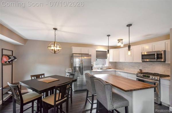 29067 Milton AVE, Madison Heights, MI 48071