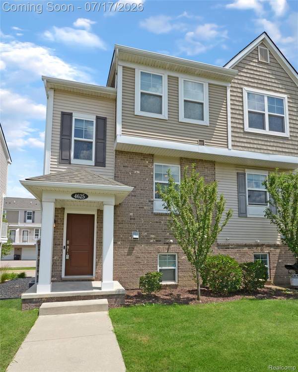 4625 Bradley CIR, Troy, MI 48085