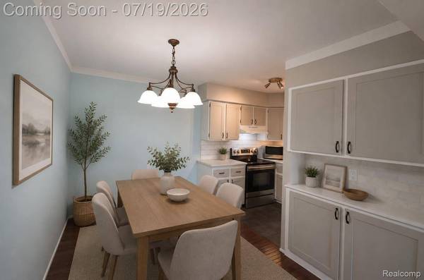29257 Hayes RD #7, Warren, MI 48088