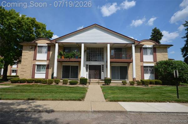 29257 Hayes RD #7, Warren, MI 48088